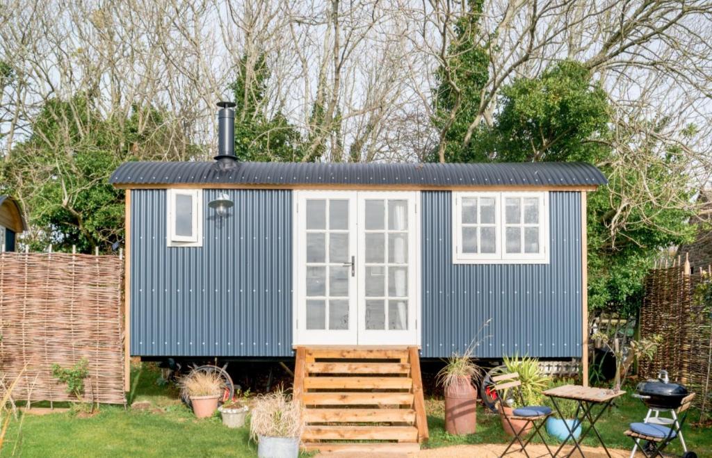 Quaint Shepherds hut in Worth Matravers