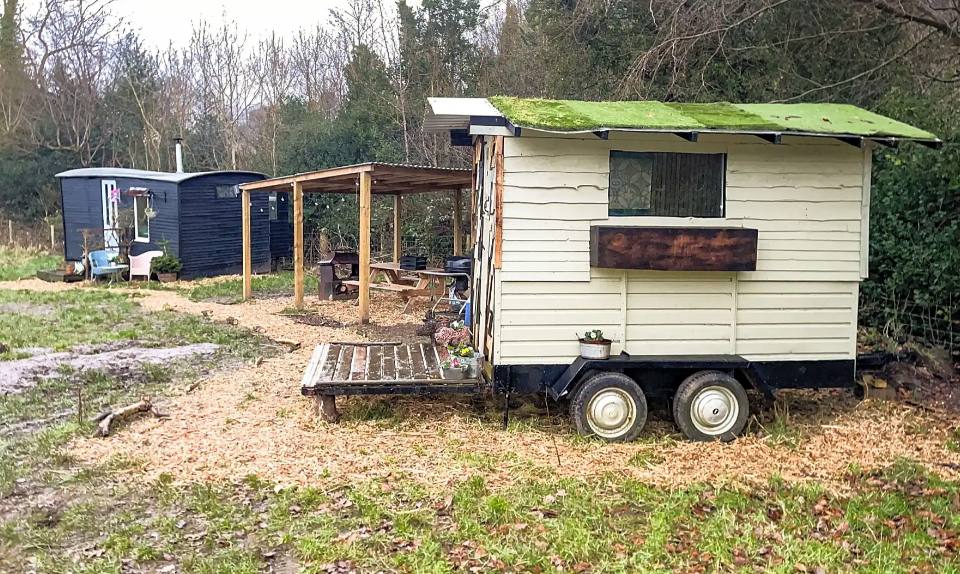 Shepherds hut and outdoor bar